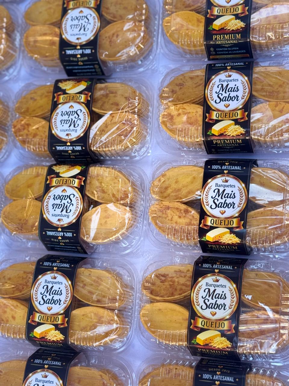 Barquete Queijo Premium — cartela com 45 unidades